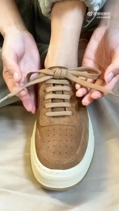 运动鞋一字型鞋带系法儿