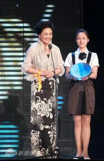 p>《惊天东方号》是于2004年首播的反恐,警匪电视剧,由刘迪执导,由 a