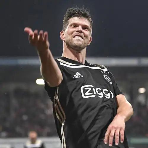 亨特拉尔代表阿贾克斯打入第100粒荷甲进球