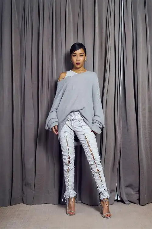 吉克隽逸任性衣品造型大胆蜈蚣裤辣眼睛