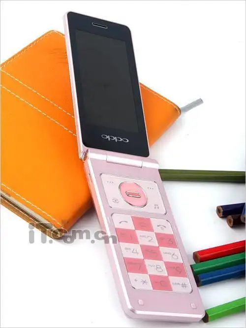 时尚美艳绽放 oppo翻盖机u529精美图赏(3)_手机_科技时代_新浪网