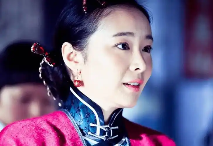 11年前拍《边境风云》的时候,高叶为了把呈现效果做足,在被保鲜膜裹脸