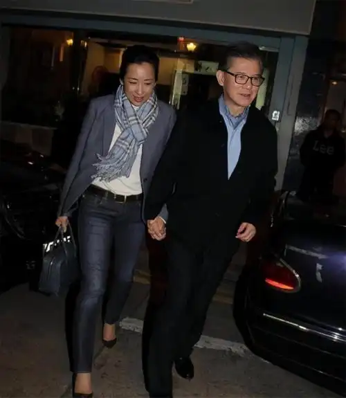 回顾朱玲玲:一家三姐妹,两个姐姐比她还美,老公一个比一个有钱