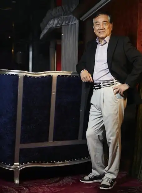 74岁秦沛受访透露曾因自己没钱,试过要问未婚妻借钱买订婚戒指!