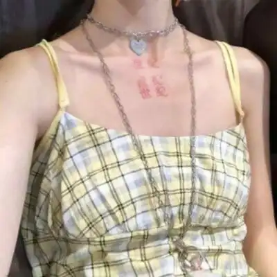 锁骨妩媚微信头像女性感