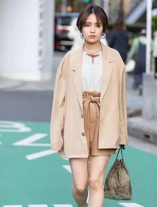 东京街头的女孩真会打扮get到这3点你也能穿出时髦的日系风