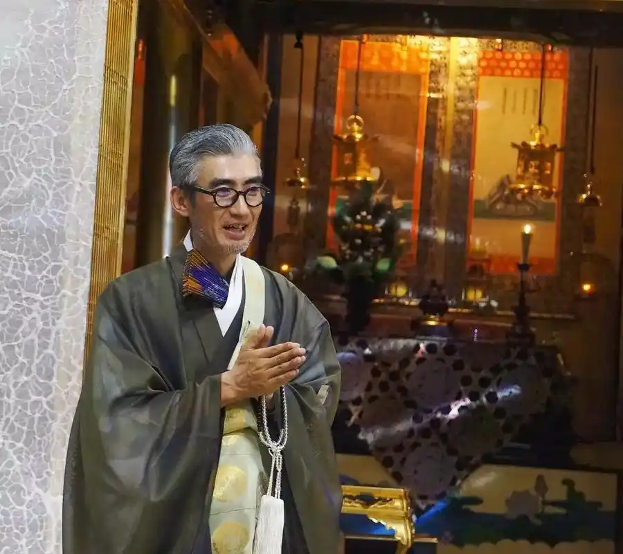 摇滚佛教:日本和尚出写真,发专辑,用电音诵经,还有大批女粉想嫁!_网易