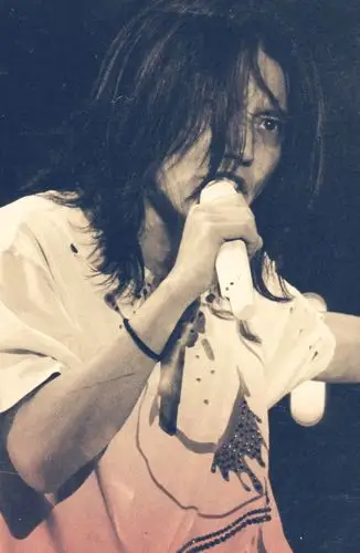 p>涉谷昴在1981年9月22日出生于大阪府茨木市,15岁加入 a target="