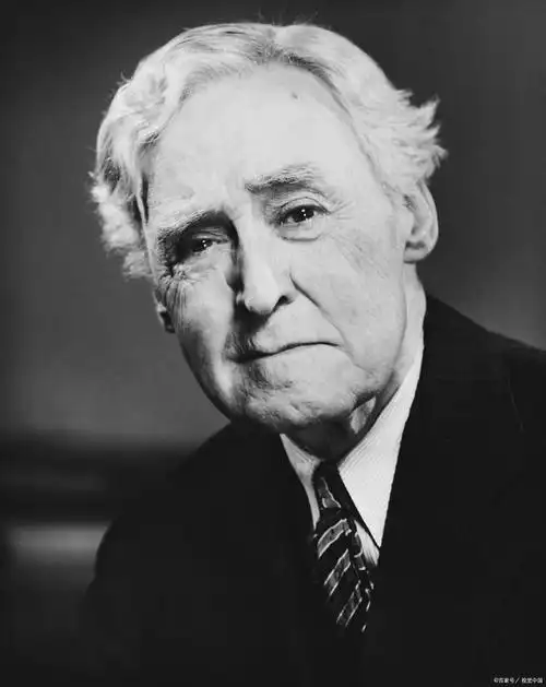 《名人传》是法国作家罗曼·罗兰的经典作品之一,它向我们展示了三位