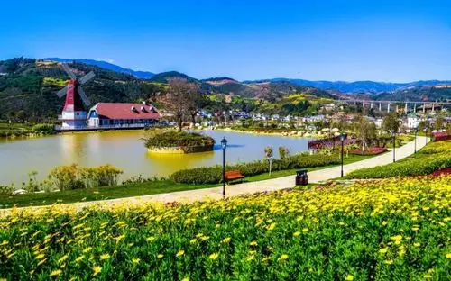 年味个旧个旧猪年旅游开门红三十多万人青睐个旧最火人气打卡点你猜到