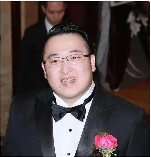 曾志伟的四个孩子,一个成名导一个败家一个远嫁,最后一个50未婚