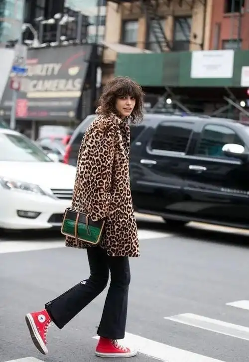 高帮帆布鞋怎么搭配衣服女,女生高帮帆布鞋怎么配裤子(六种帆布鞋穿搭