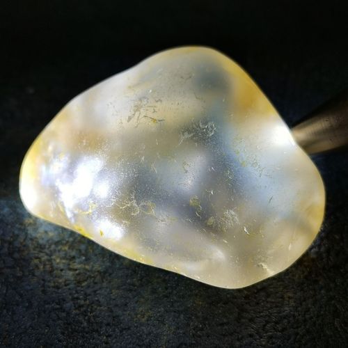 67克收藏级新疆金丝玉宝石光原石(精品推荐)