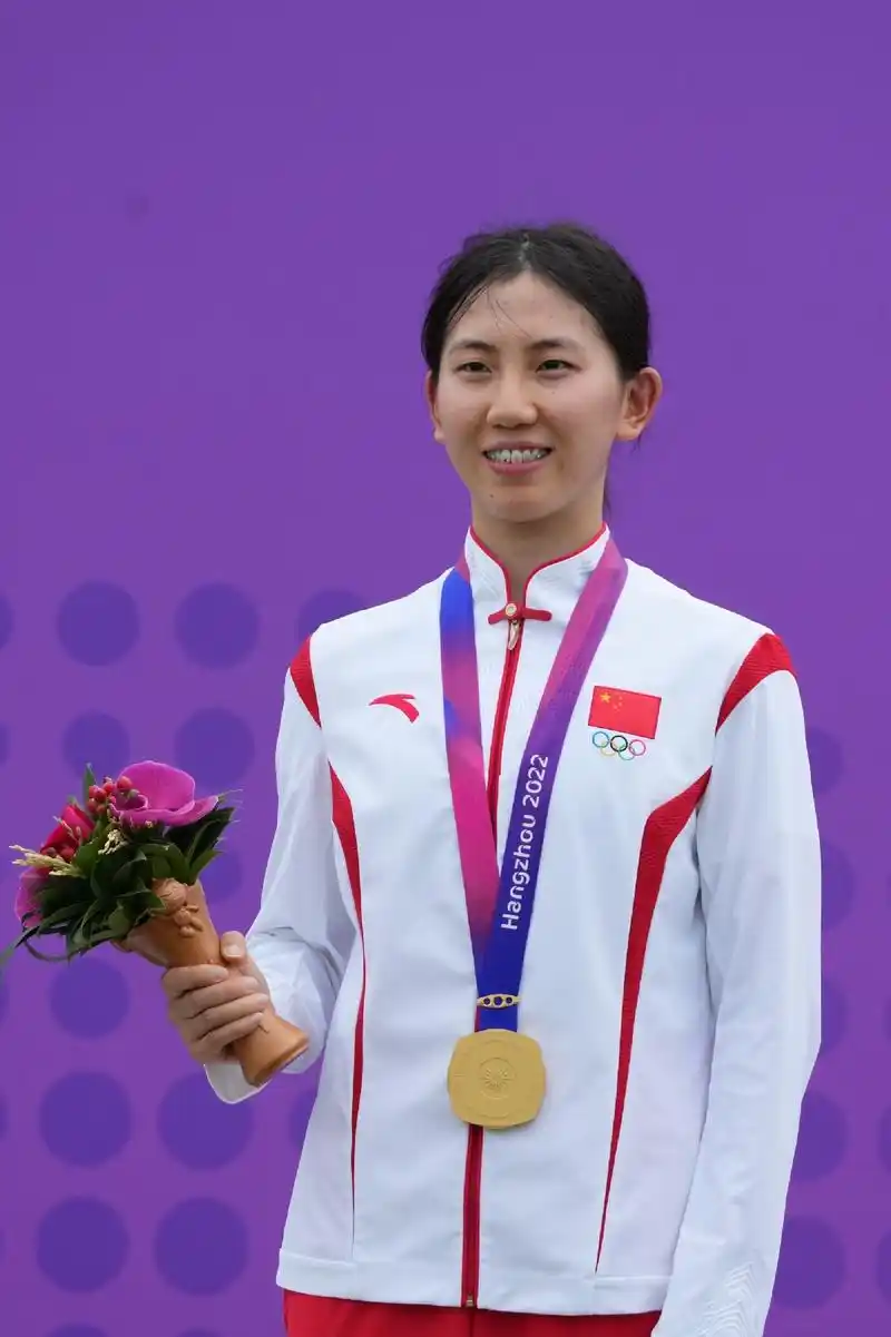 杭州亚运会|现代五项——中国选手张明煜,边雨霏分获女子个人决赛金牌