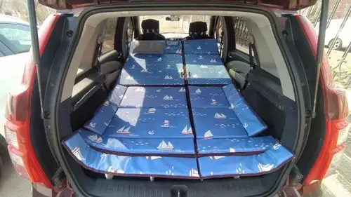 春暖花开给景逸xv改个简易床车