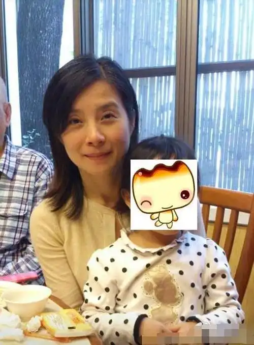 岳翎个人资料老公是谁(50岁岳翎美貌依旧)(16)