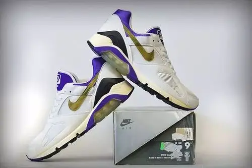 「九十年代的老球鞋们,我们回头见.」