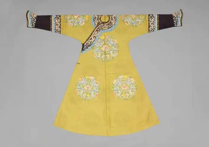 新知_皇帝_服饰_衮服