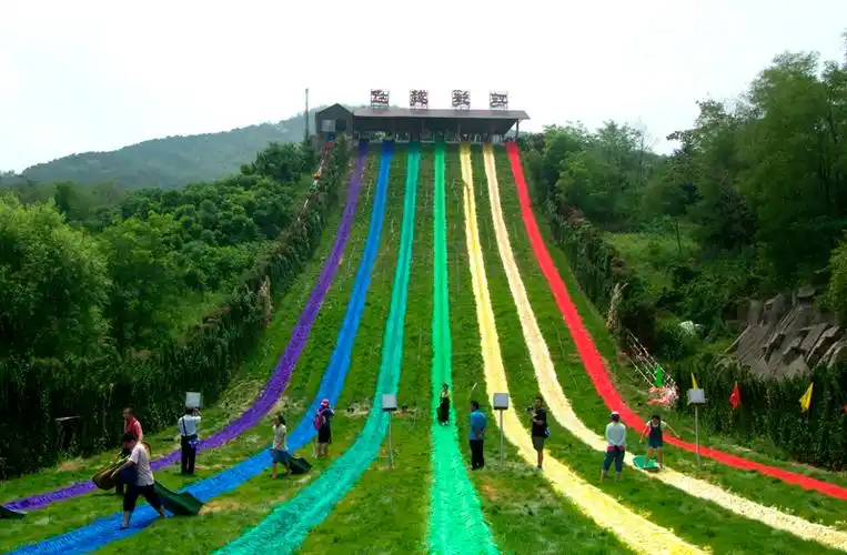 雪山彩虹谷 天谷画廊(含中餐)1日 168 小9010.