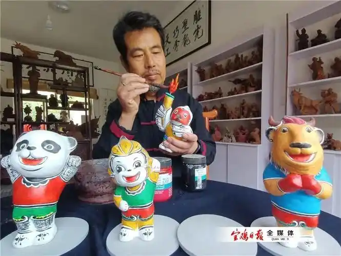 快来瞧一组可爱的十四运吉祥物泥塑作品来了