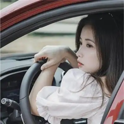 女生头像在车里