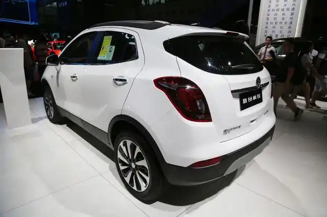 别克昂科拉15万级别小型suv车展实拍