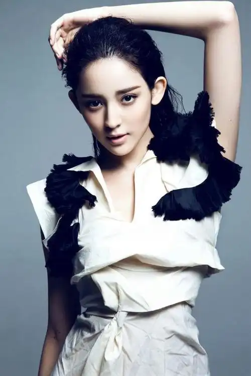 古力娜扎微博评论关闭 古力娜扎陪睡照片流出