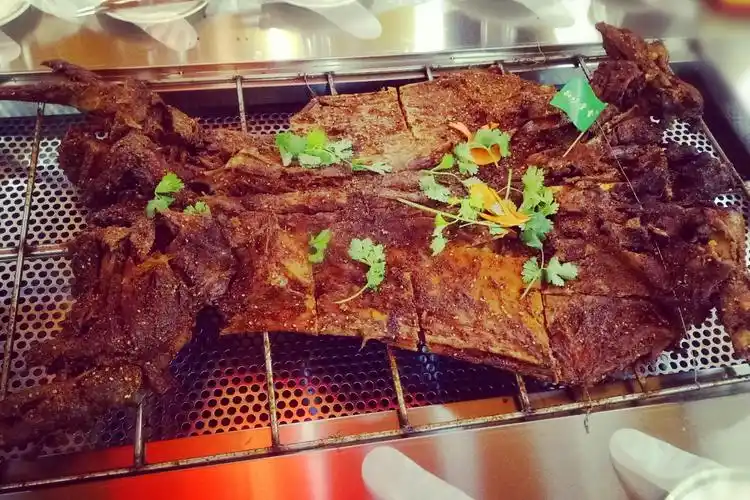 成都最香,最嫩,最酥脆,连锁店面最多的烤全羊.