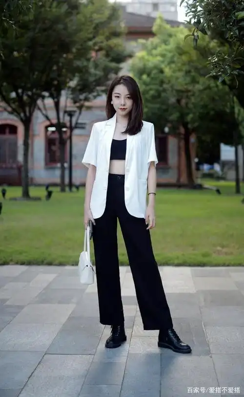 时尚博主的"露腰穿搭"真实用,洋气个性又显瘦,微胖女孩也能穿