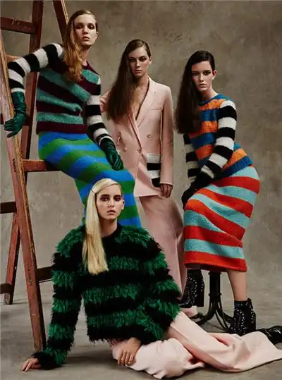 超模lily donaldson为《vogue》杂志拍摄主题时尚大片