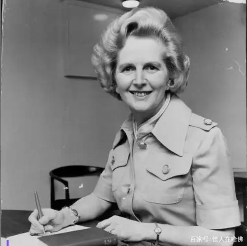英国首位女首相撒切尔夫人,执政15年,晚年凄惨离世|双语速读