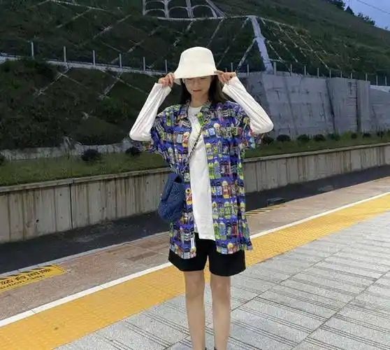 原创难怪沈梦辰爱穿超短裤当她坐下的一瞬间身材比例好到爆