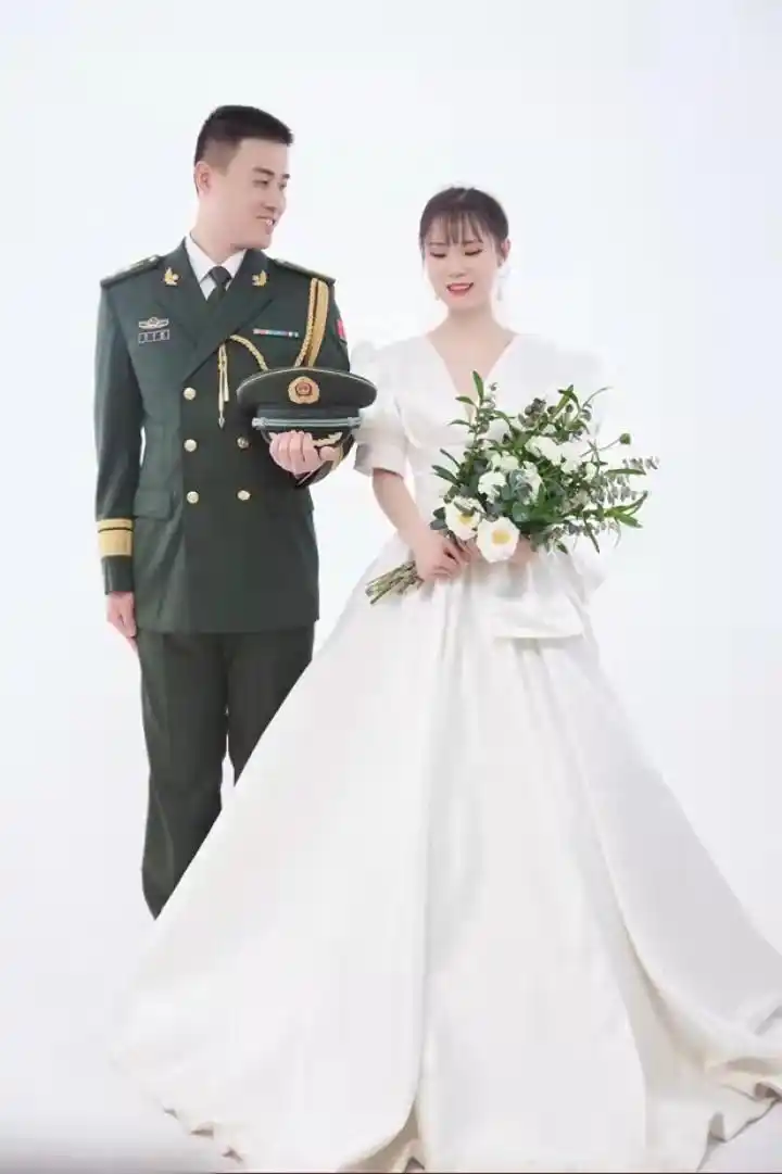 视频|婚礼前接到任务 武警战士选择"视频"结婚
