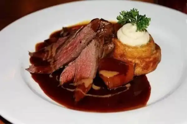 到了芬兰恐怕会有点不太习惯,因为餐前得先吃一大盘各种各样的生蔬菜