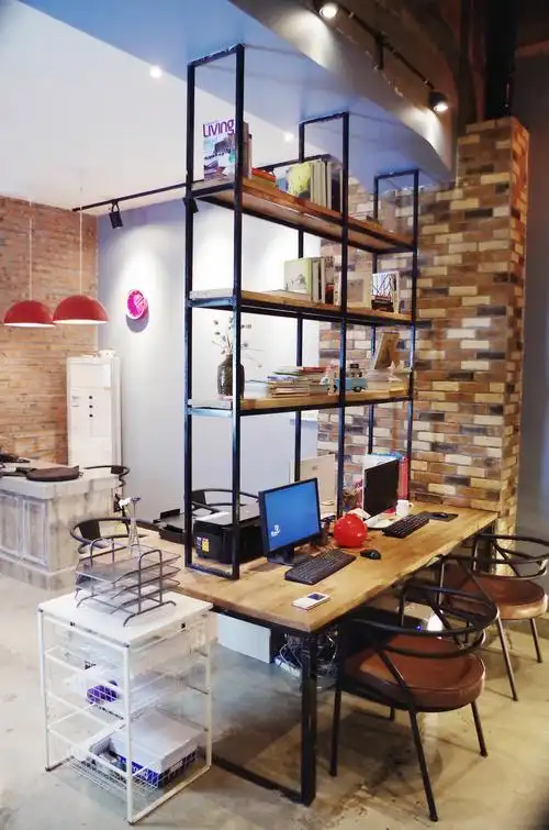 loft混搭工作室装修工作区