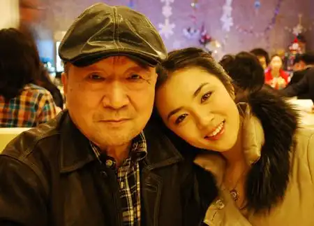 李保田与王晓晨戏内戏外"父女情深"