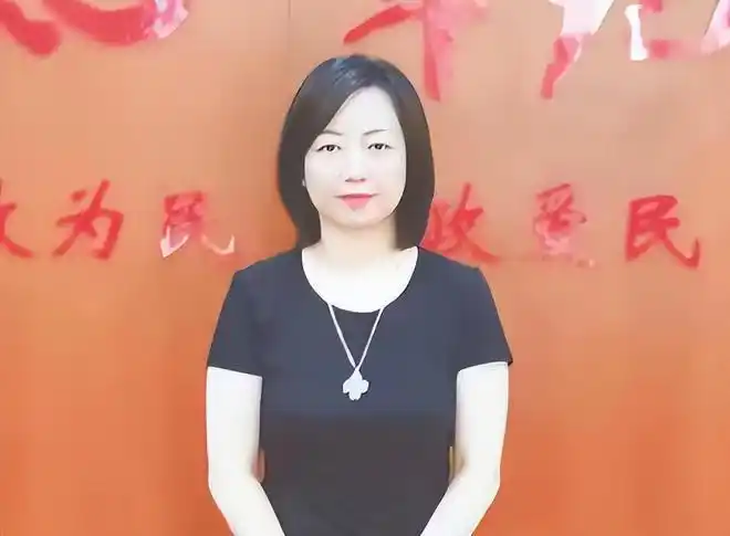 90后女副局长戴璐,履历简单却不平凡,与成都41岁女副区长是校友_网易