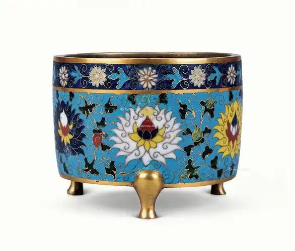 元 铜胎掐丝珐琅缠枝莲纹三足炉_(香港)2019春季拍卖会_广州华艺国际_