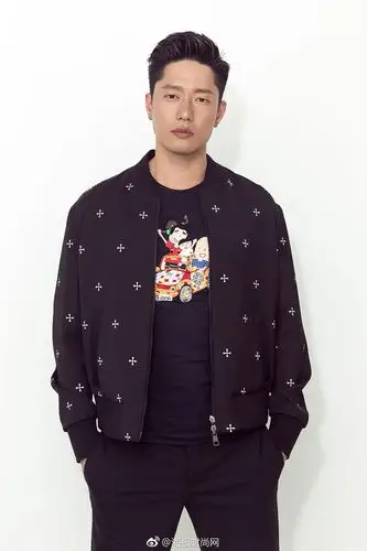 演员@凌潇肃先生 最新时尚写真