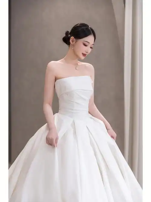 简约高级充满质感的缎面抹胸婚纱07襄阳婚纱