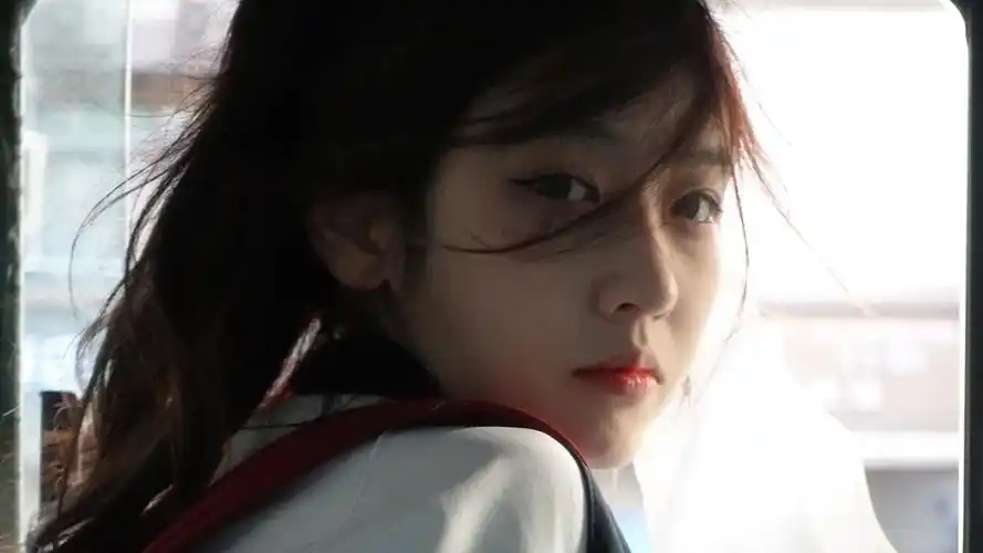 佘颖欣蛇姐高清美女壁纸,免费电脑版下载