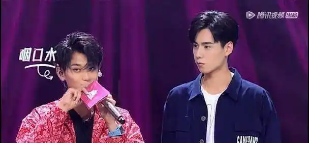 黄子韬主持失误,sunnee行为异常,却是他惹的祸,紫宁的表情亮了_胡一天