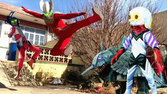 闯关族m78:奥特曼被怪兽挂在树上?原来是赛罗的新绝技!赛文奥特曼日常