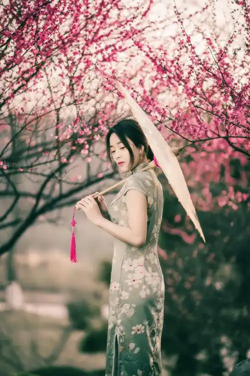 甜女系列红梅下的旗袍女