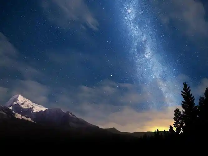 描述: 繁星点点的夜空-hdr照片高清壁纸 当前壁纸尺寸: 1024 x 768