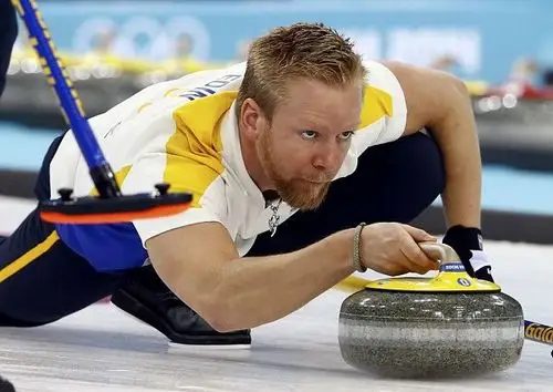 图文:中国男壶负瑞典失铜牌 埃丁表情专注