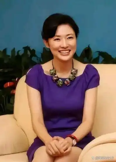 55岁周涛从央视主持到央企董事长跟董卿走了不同的路