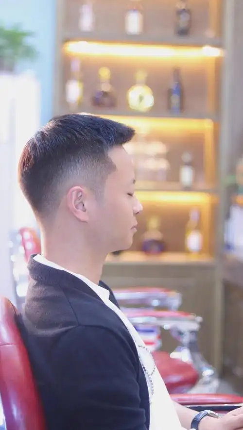 男人发型别凑合想帅你就看看这10多款时尚有型很精神