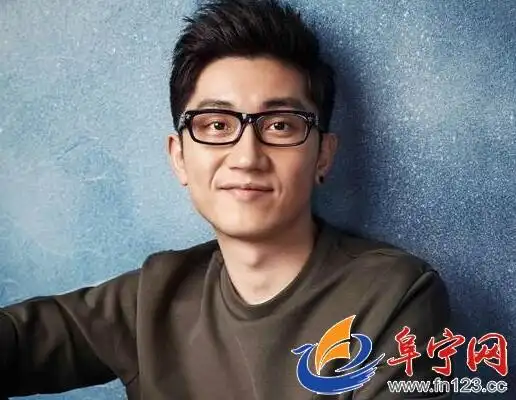 他曾参加中国好声音并进入决赛!如今成为《金曲捞》金牌唤醒师! .