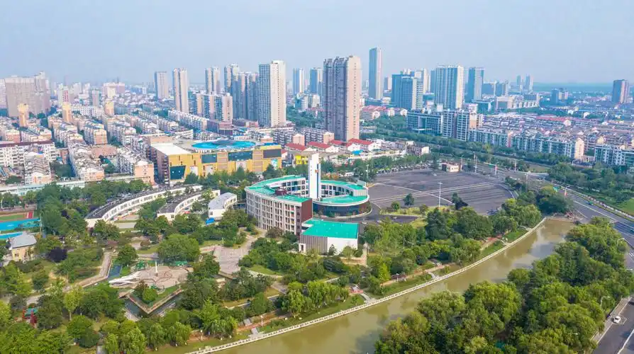 人民日报海外版头版关注宿迁沭阳体育场地设施建设工作